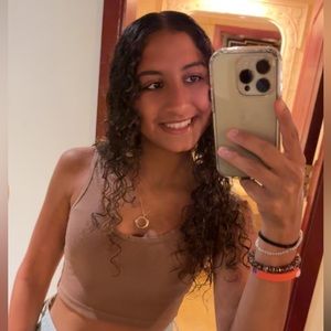 Meet your Posher, Amy